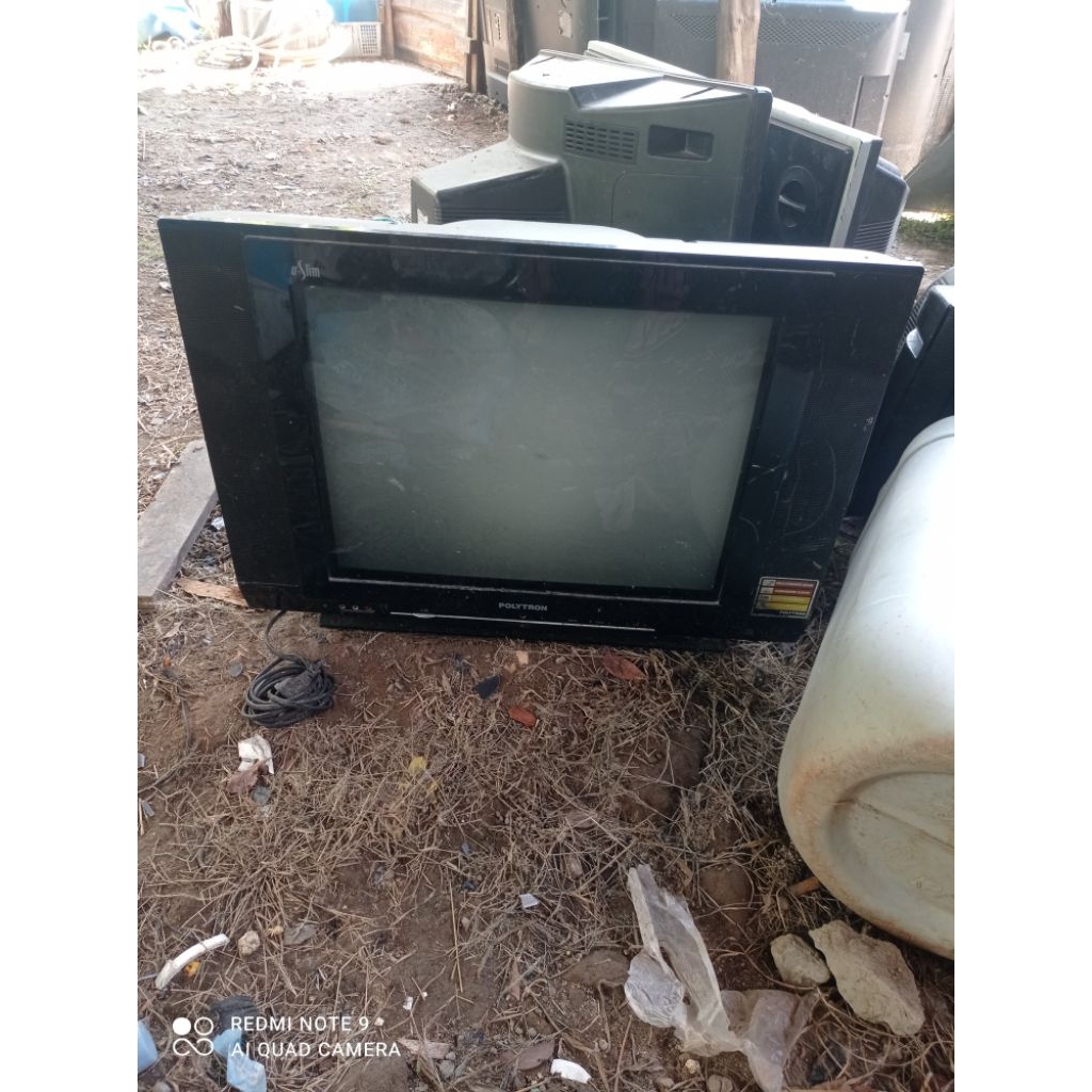 tv Polytron USLIM 21ins. tabung normal mesin gambling lengkap.