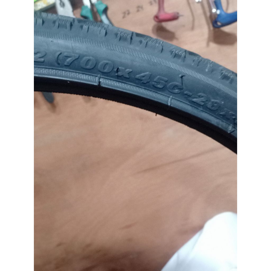 ban luar hybrid gravel merk kenda ukuran 700x45c