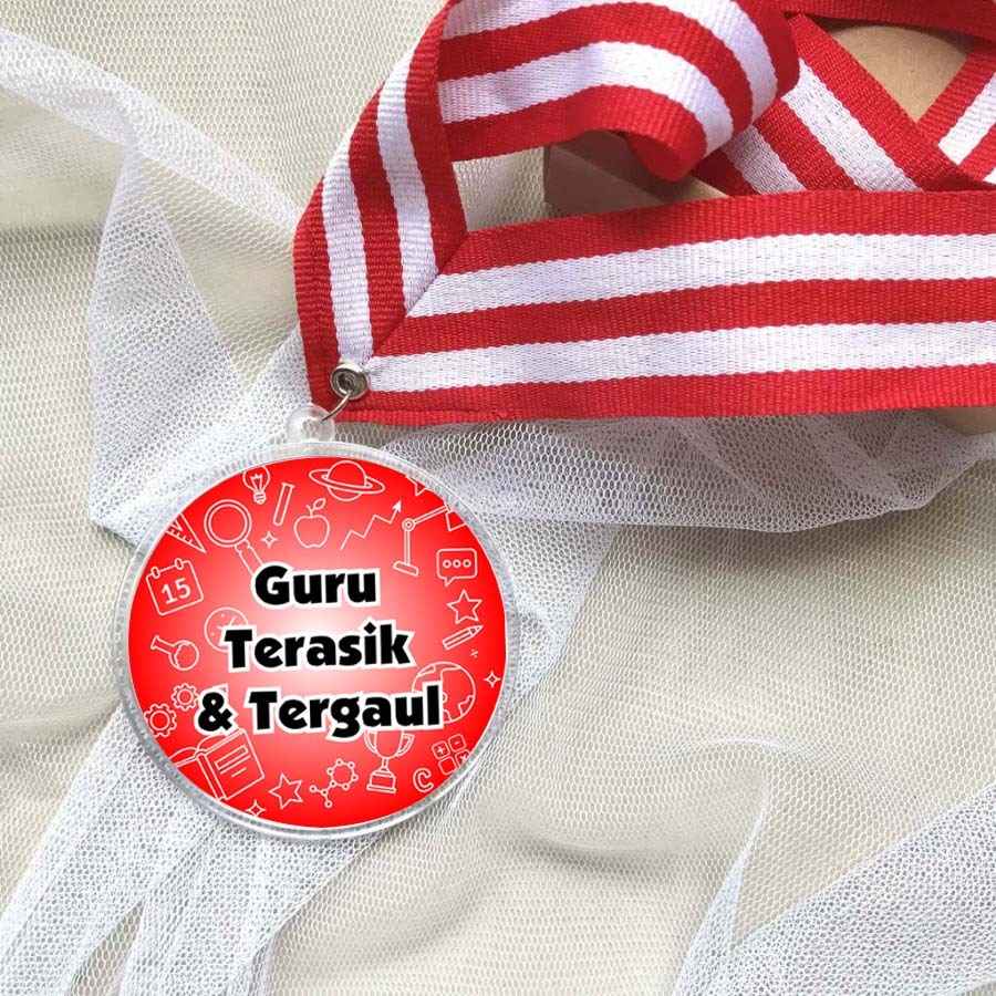 MEDALI HARI GURU - GURU TERASIK DAN TERGAUL - HARI GURU - HADIAH LUCU DAN UNIK