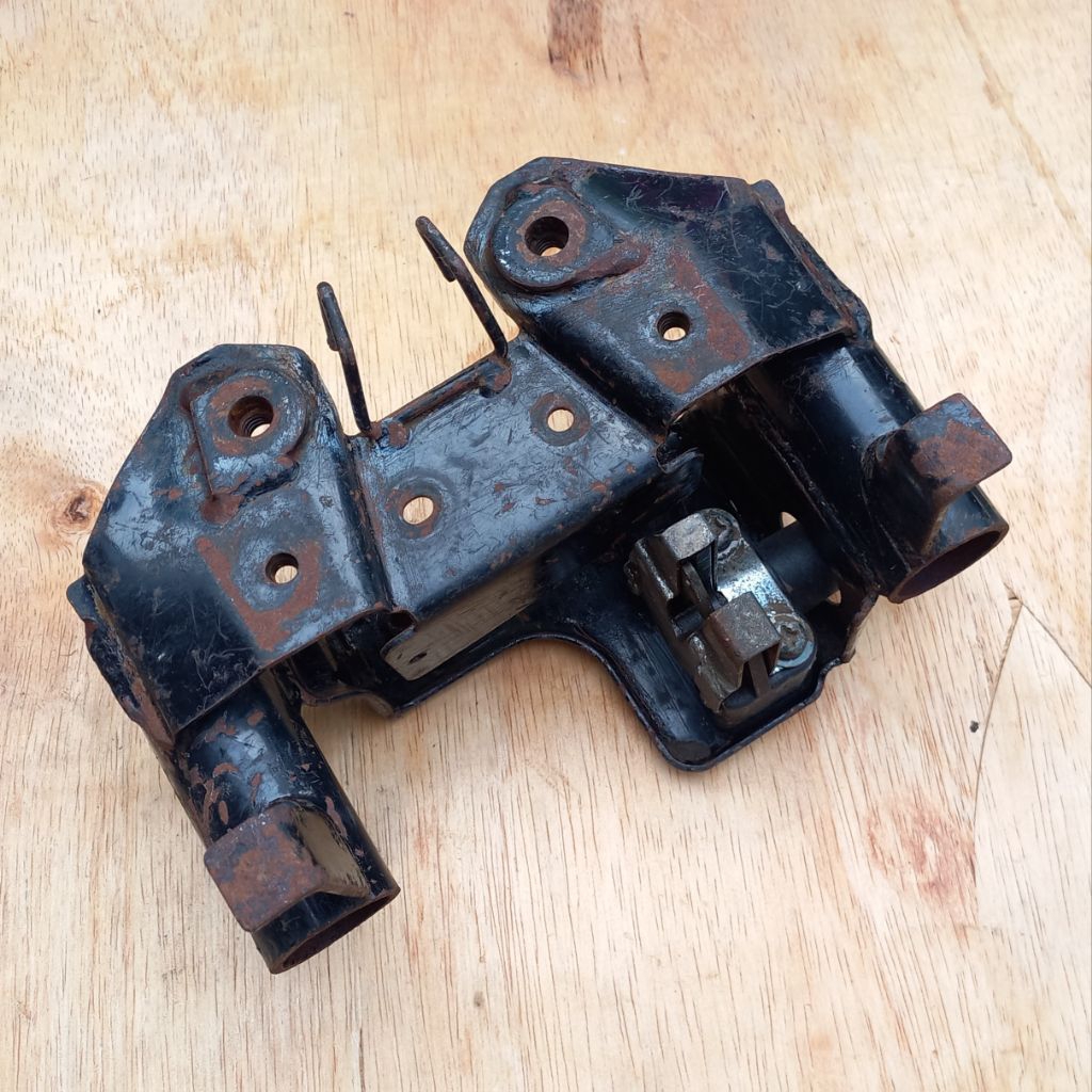 SAMBUNGAN RANGKA BELAKANG YAMAHA F1ZR ORIGINAL