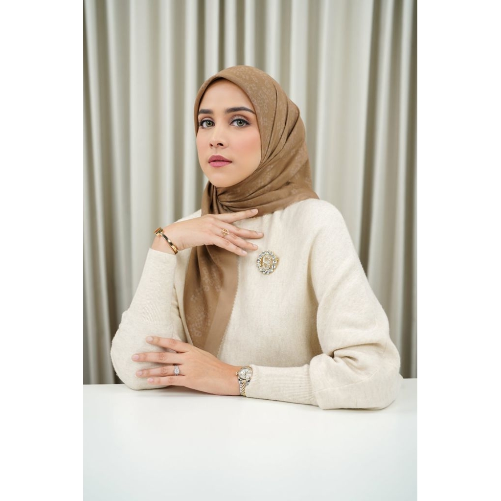 buttonscarves scramble