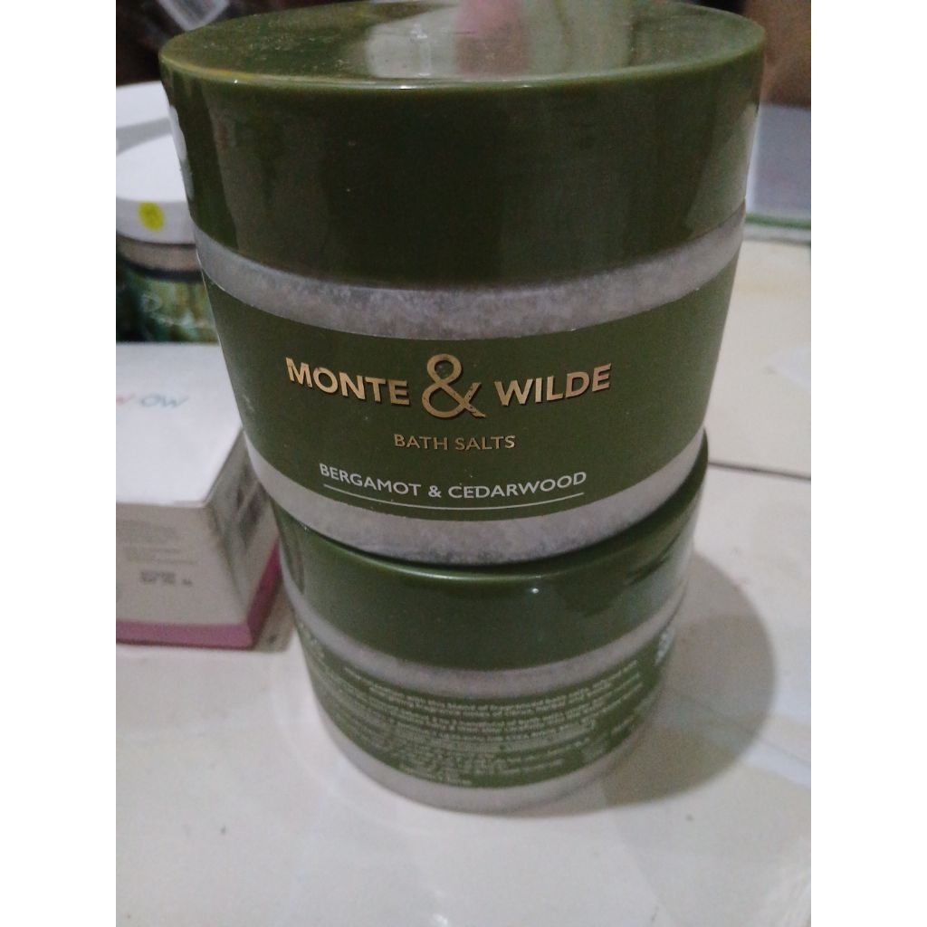 Marks & Spencer Bath Salts Bergamot and cedarwood