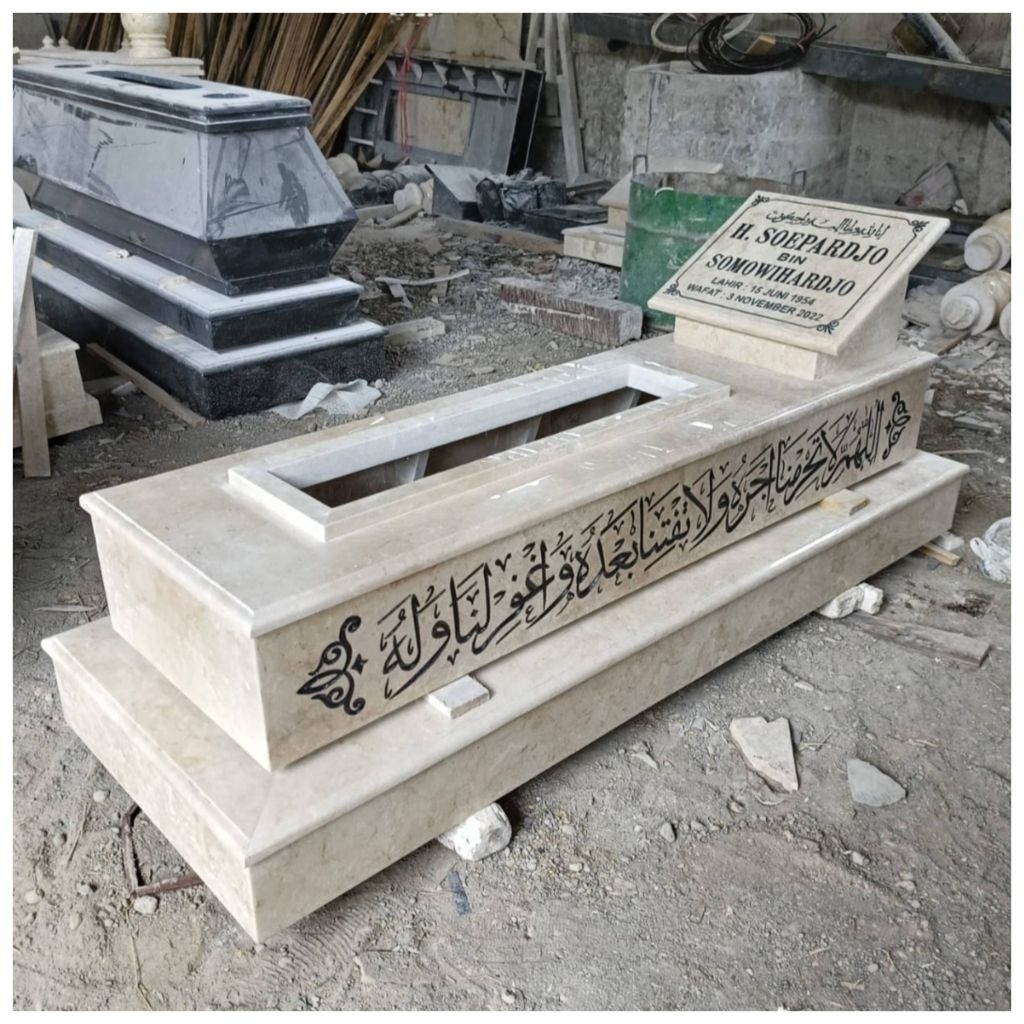 Kijing Makam Marmer Full Ukir Kaligrafi Cat Cat Warna Hitam ( bisa custom )