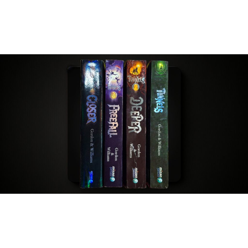 SET TUNNELS SERIES BUKU 1 - 4