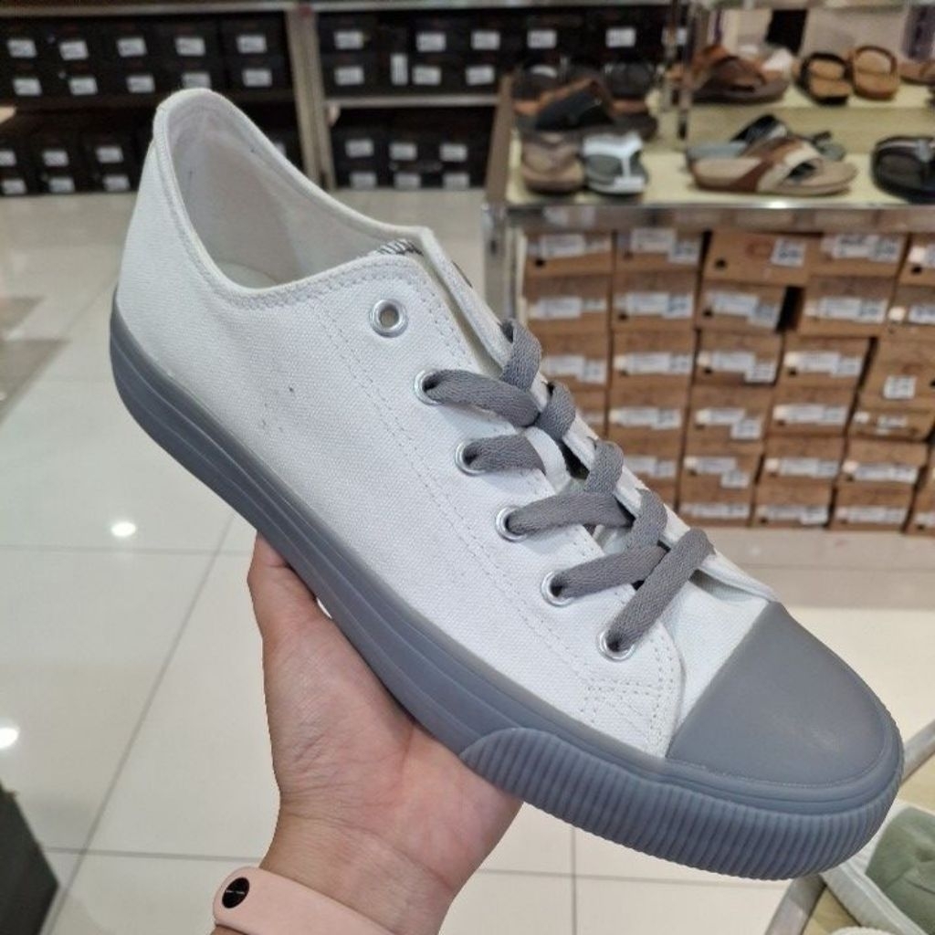 Sepatu pria cardinal