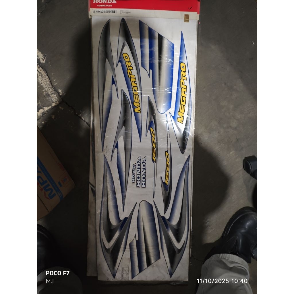 871X0KEH890ZC / STRIPE BLACK BLUE L & R MEGA PRO HIU