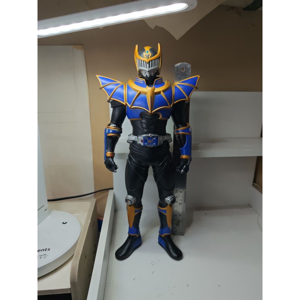 pajangan koleksi Figure Kamen Rider Night Survival "MASKED RIDER RYUKI" Big Size Sofvi