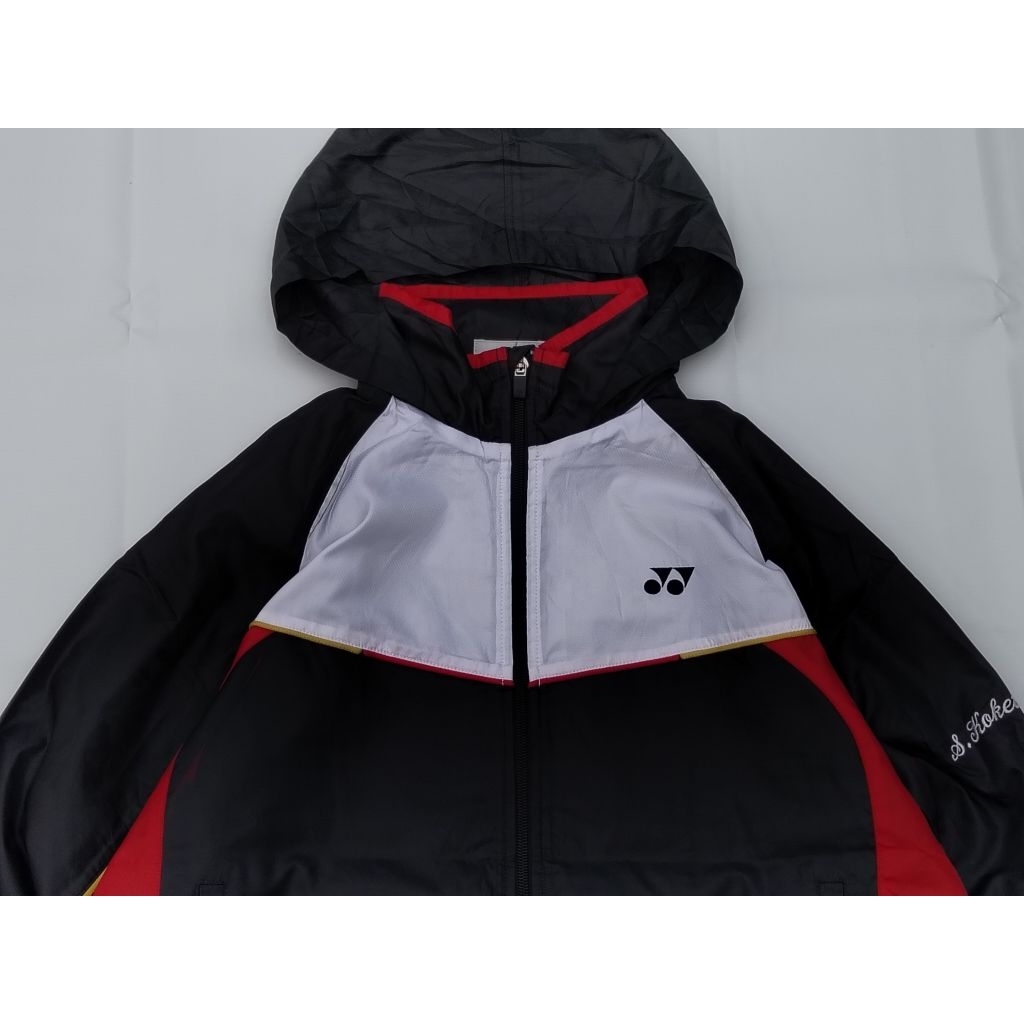 jaket windbreaker brand YONEX