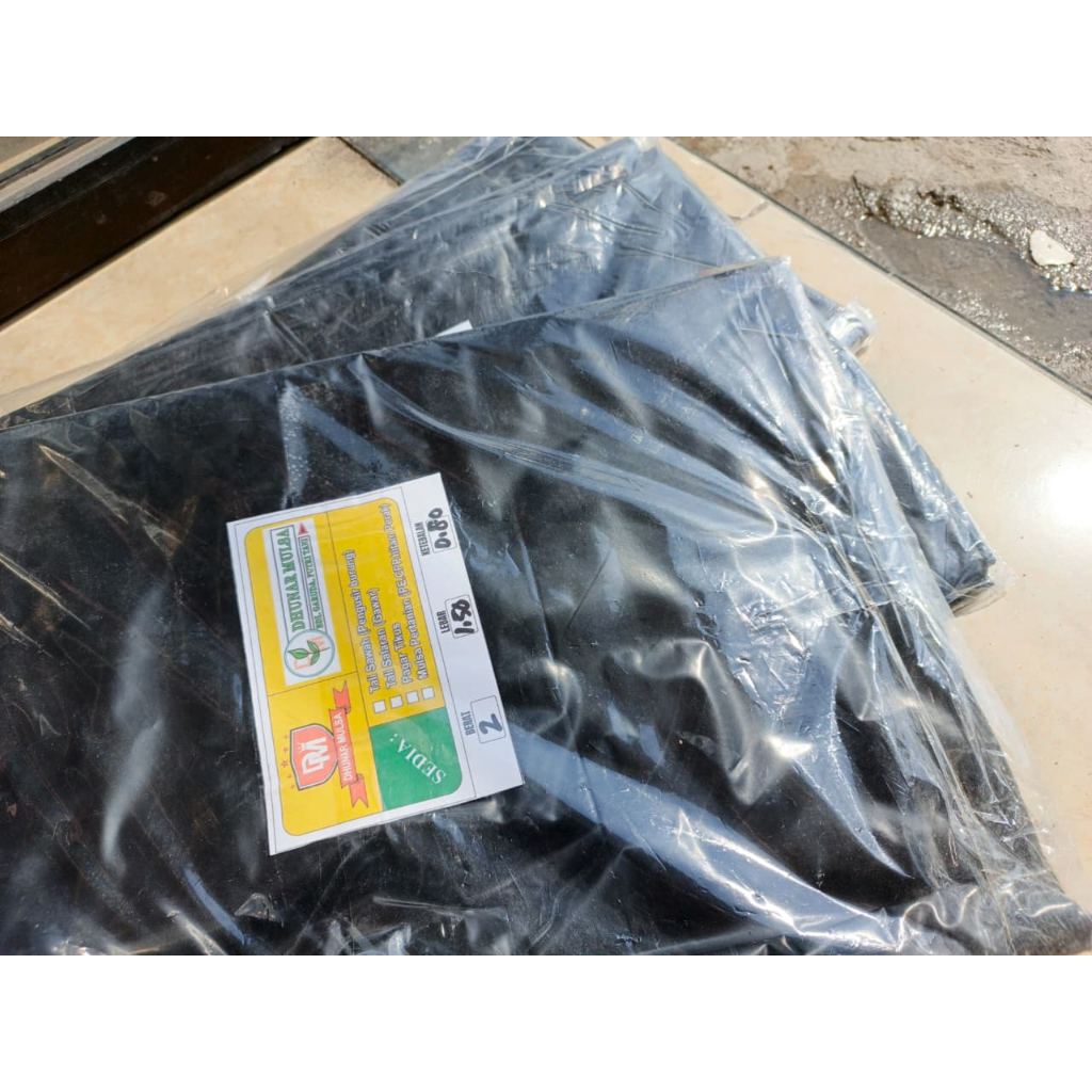 PLASTIK HITAM PENGGANTI TERPAL