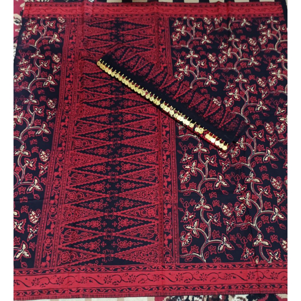 kain batik Jambi + tekuluk ronce koin emas