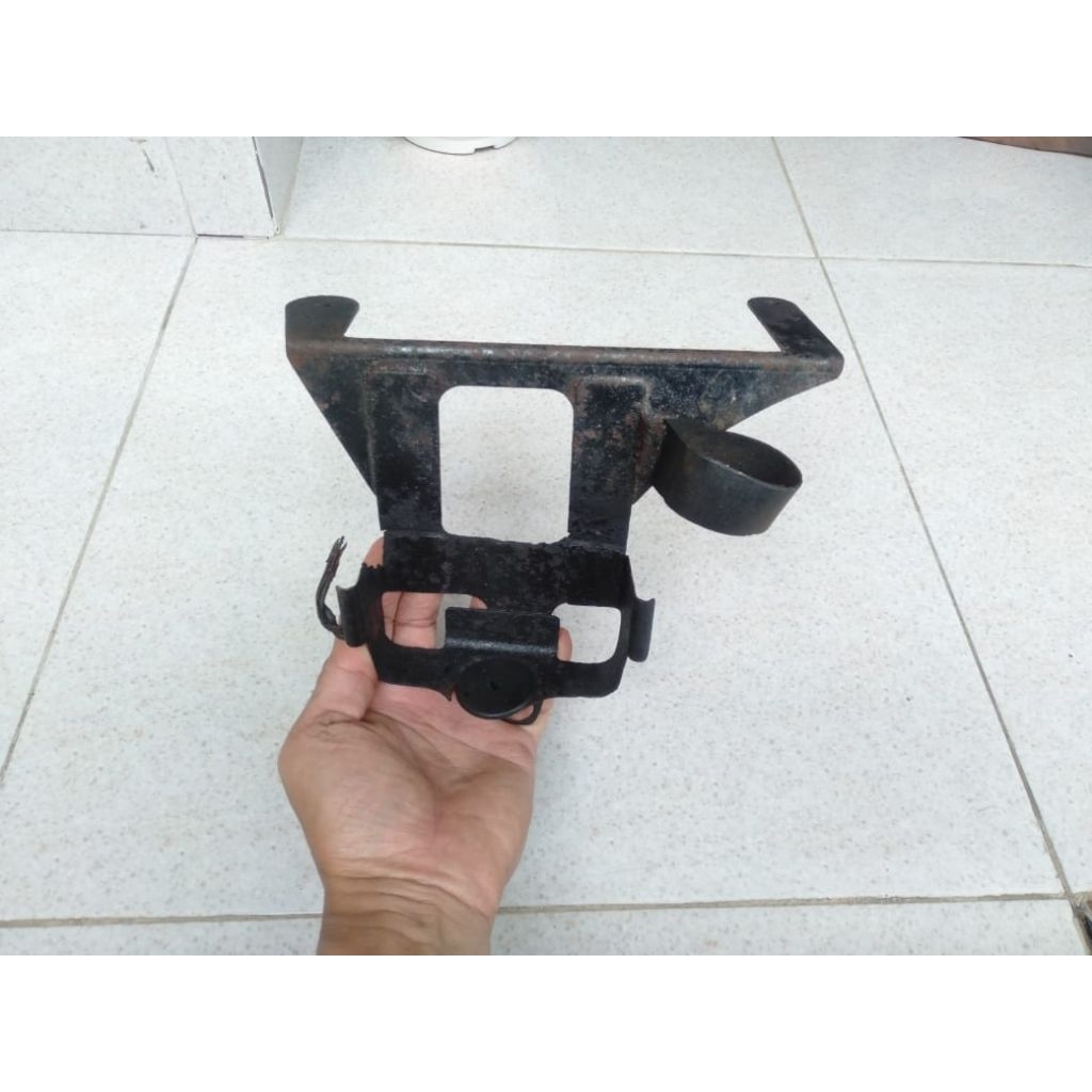 Bracket Dudukan Wadah Accu Aki GL100 GL125 Original
