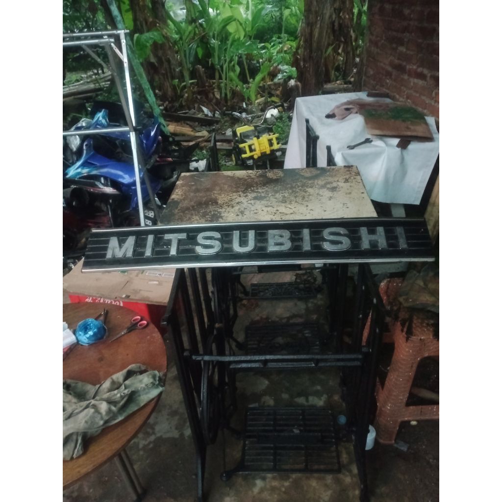 Grill depan Mitsubishi L300 diesel lama old tua