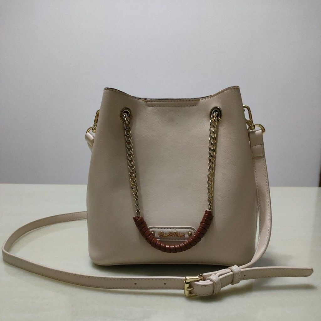 Tas Carlo Rino, Preloved