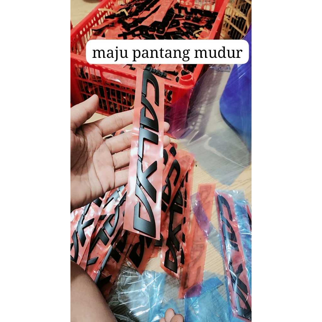 Emblem Logo Mobil Tulisan CALYA untuk Toyota Calya/Logo Emblem Bagasi Calya HITAM DOFF/Emblem Bagasi