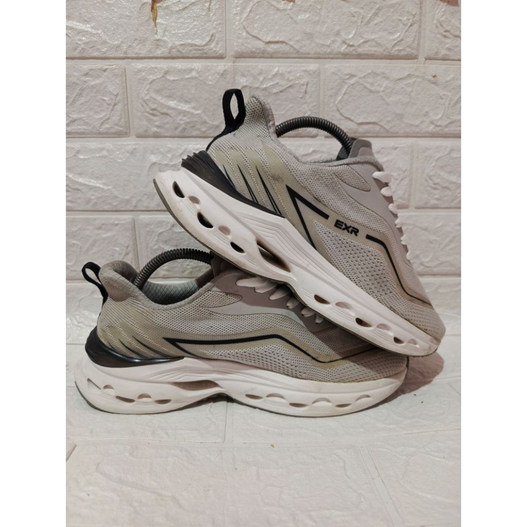 Sepatu Running Exr Performance Compact Runner grey size - 41,5