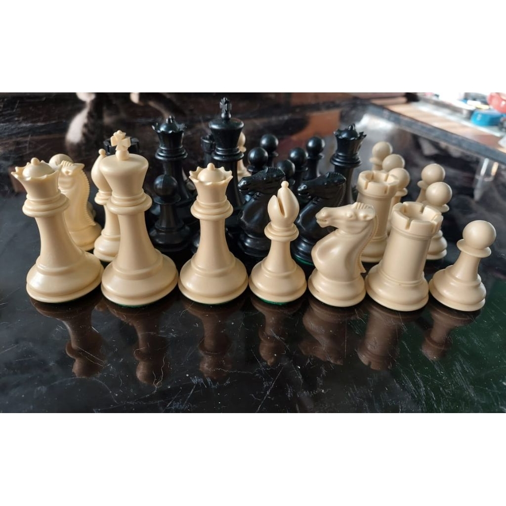 Buah catur plastik premium model staunton/ Buah saja.