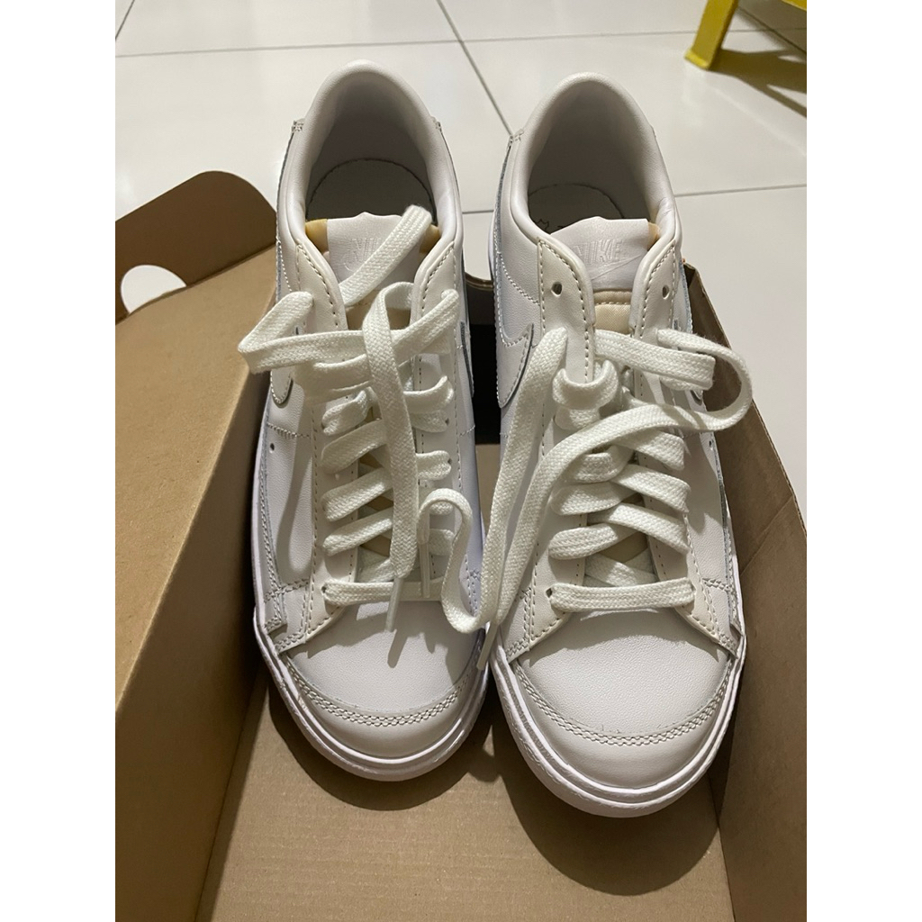 Nike W Blazer Low 77