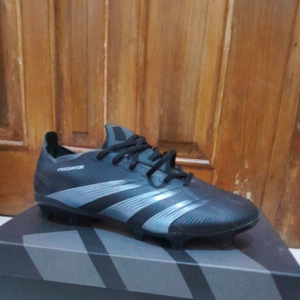 sepatu bola adidas predator league (second)