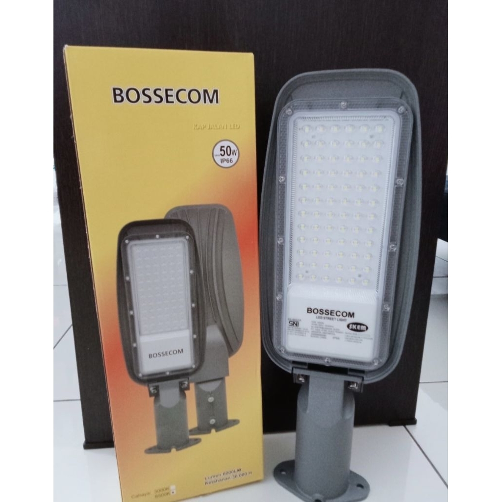 Bossecom Lampu Jalan PJU 50W Cahaya Putih
