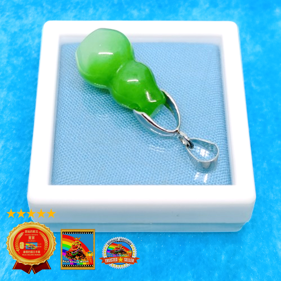 Liontin Giok model labu putih bercorak Hijau