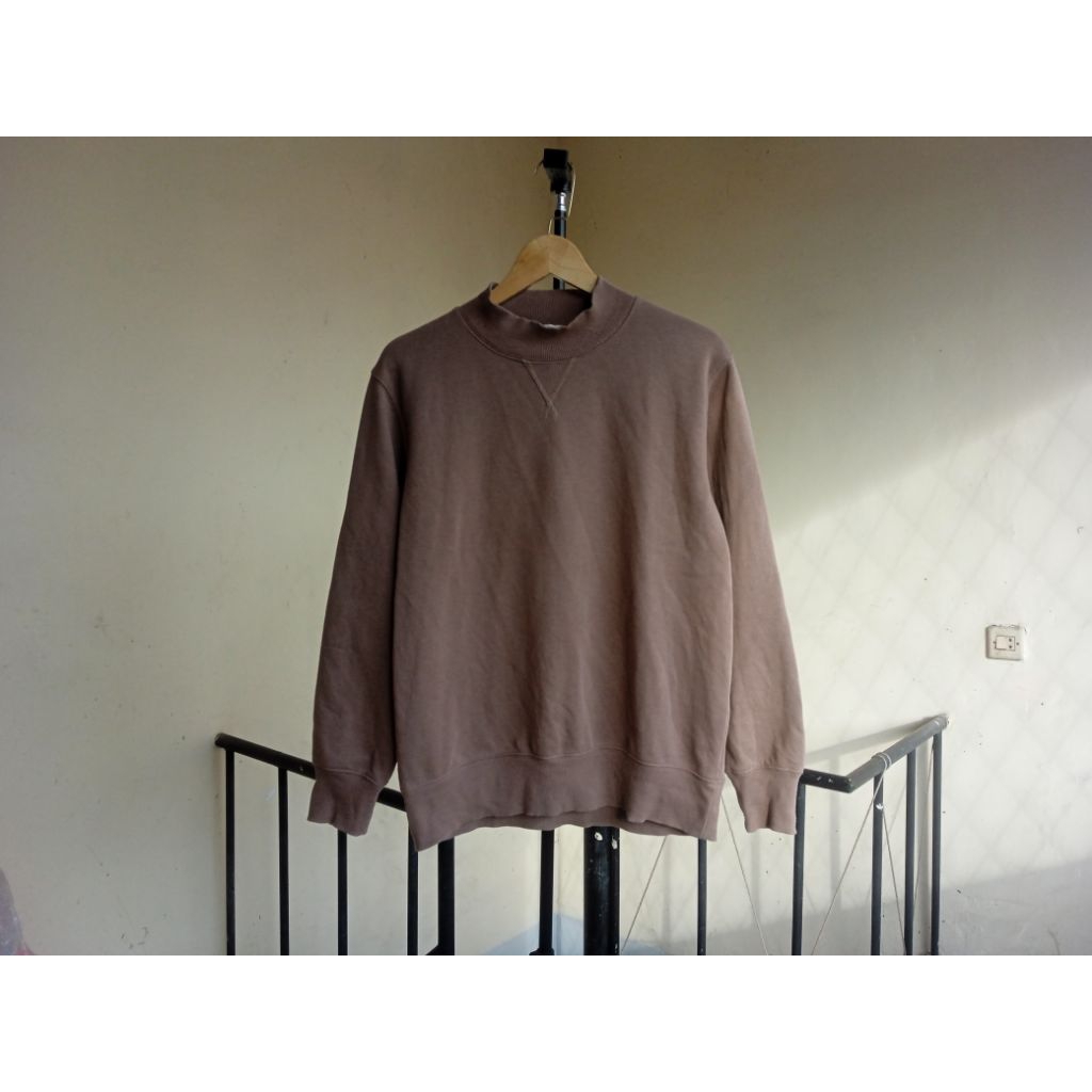 GU by Uniqlo Crewneck Sweater Mock Neck Type Brown