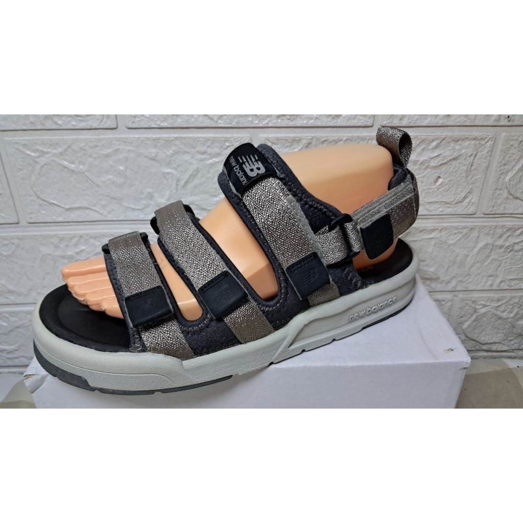 sepatu sandal Nb Caravan grey