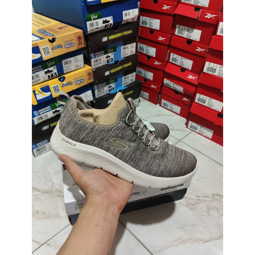 Sepatu Skechers  Men's Original Sport station