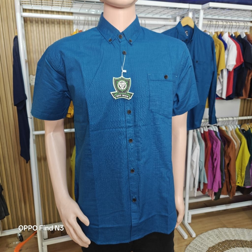 BOY MOM Emerald Blue Cigaret Kemeja Polos Warna Emerald Blue / Biru Emerald Lengan Pendek Kain Katun