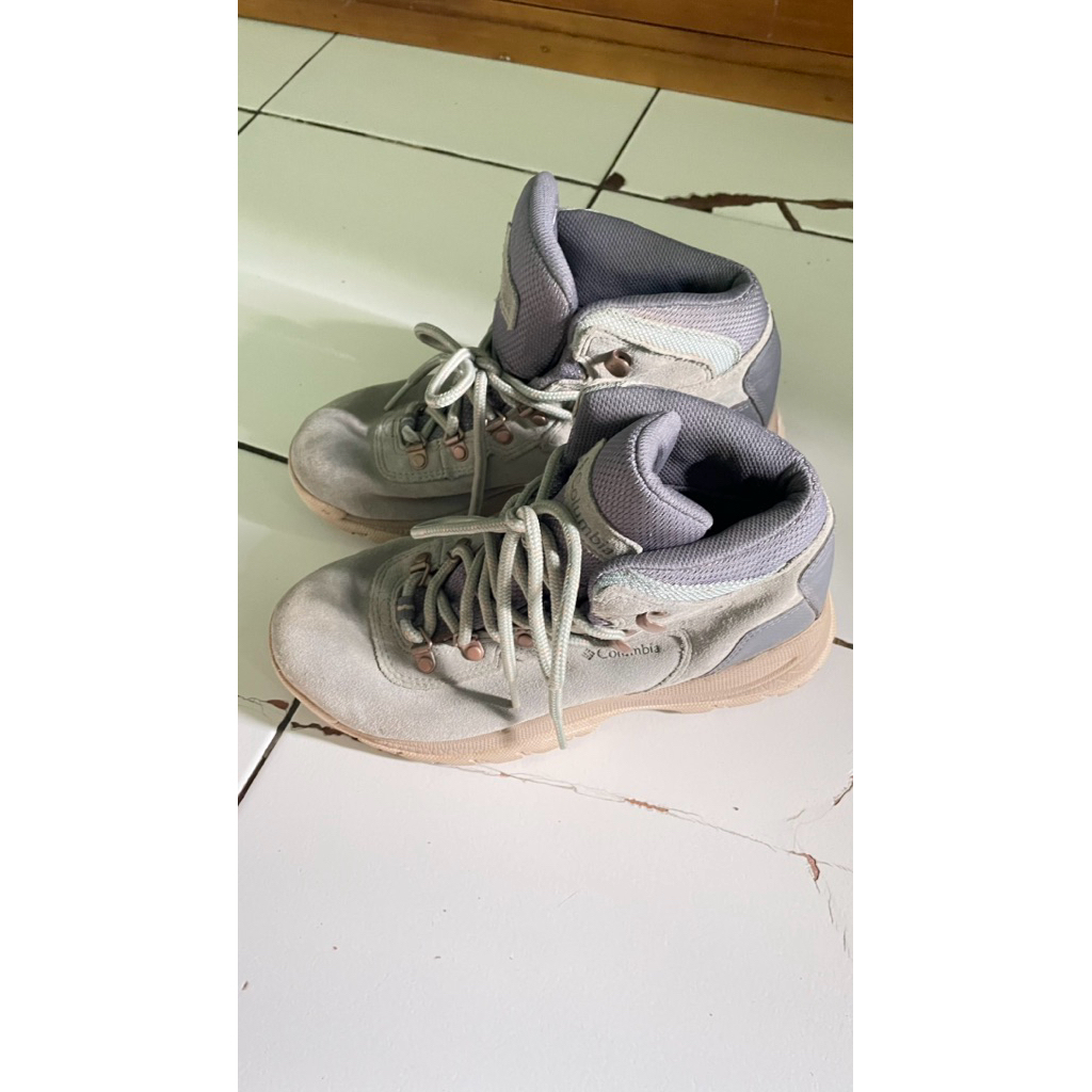 sepatu gunung/ columbia