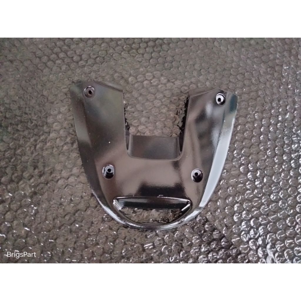 sambungan bodi bawah lampu belakang honda vario 110 karbu lama original