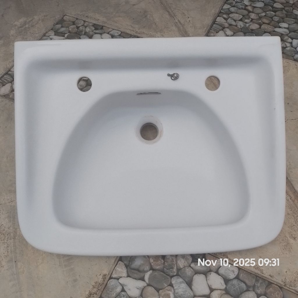 Wastafel Cuci Tangan Washtafel Wall Hung TOTO Original