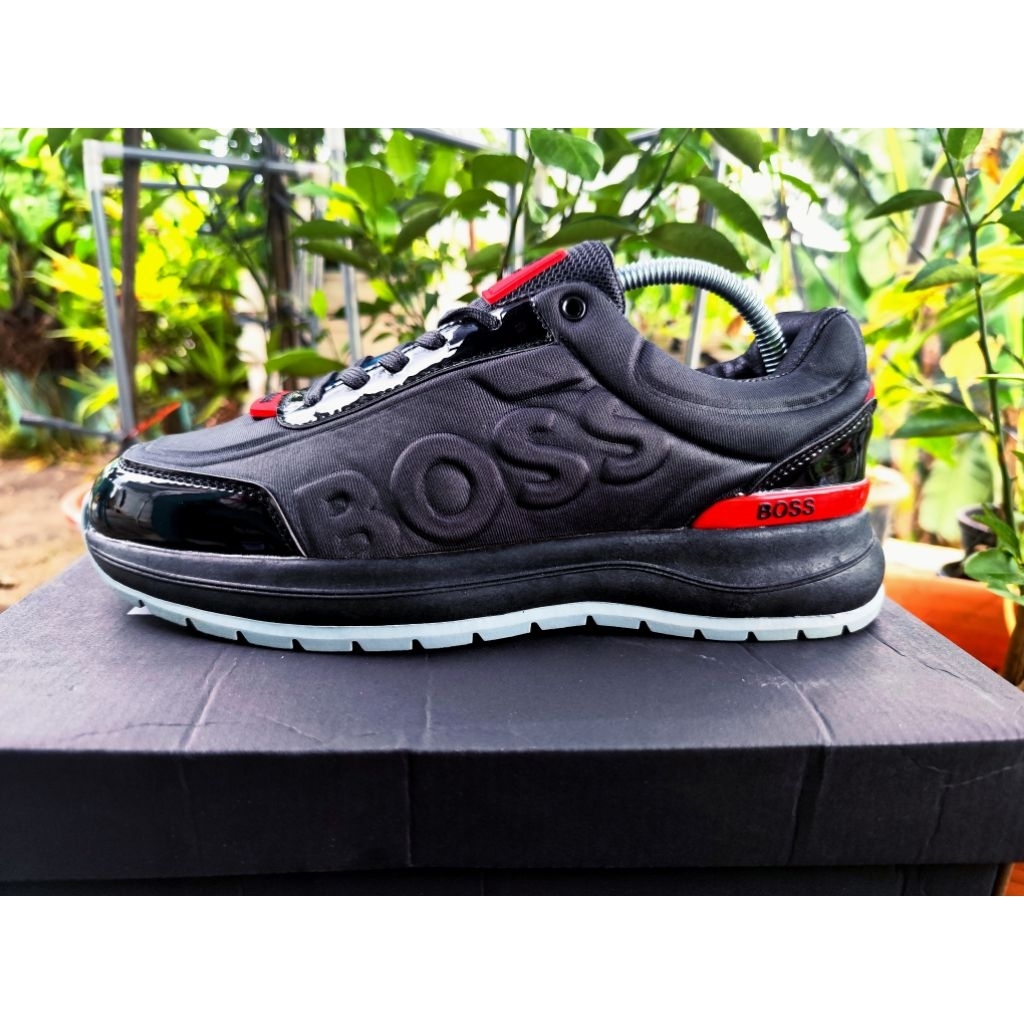 SEPATU CASUAL RUNNING HUGO BOSS