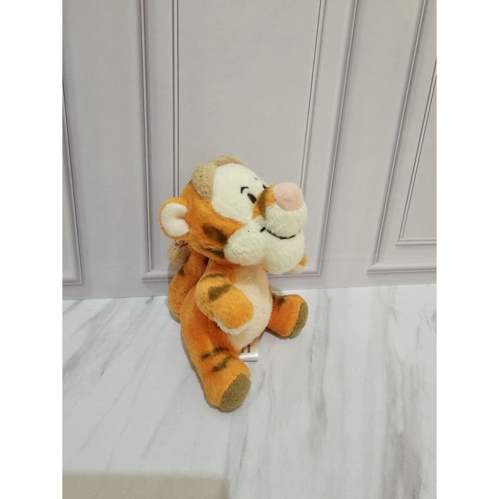 Pin Boneka Tiger Winnie the Pooh Disney