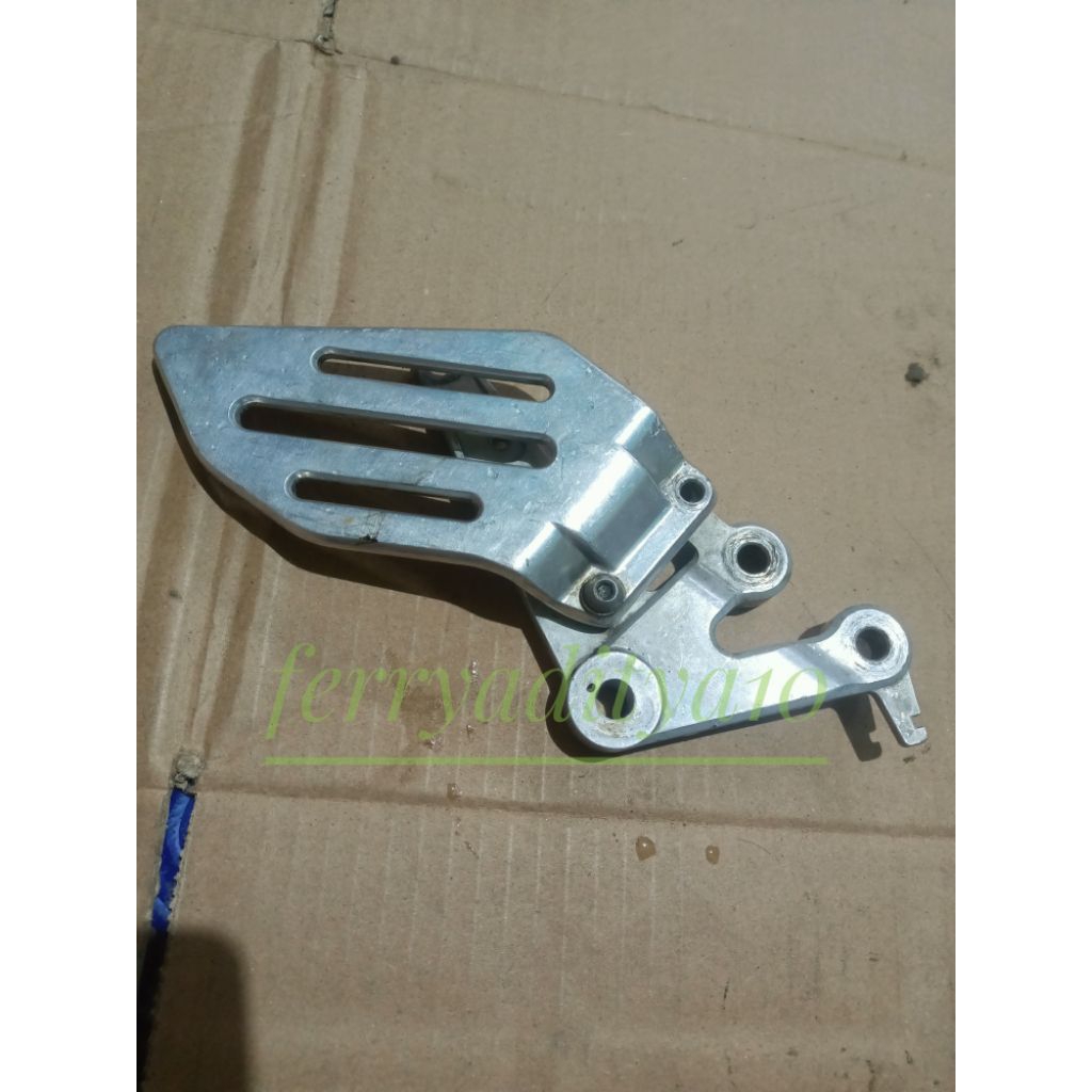 footstep depan kanan original yamaha r15 v2