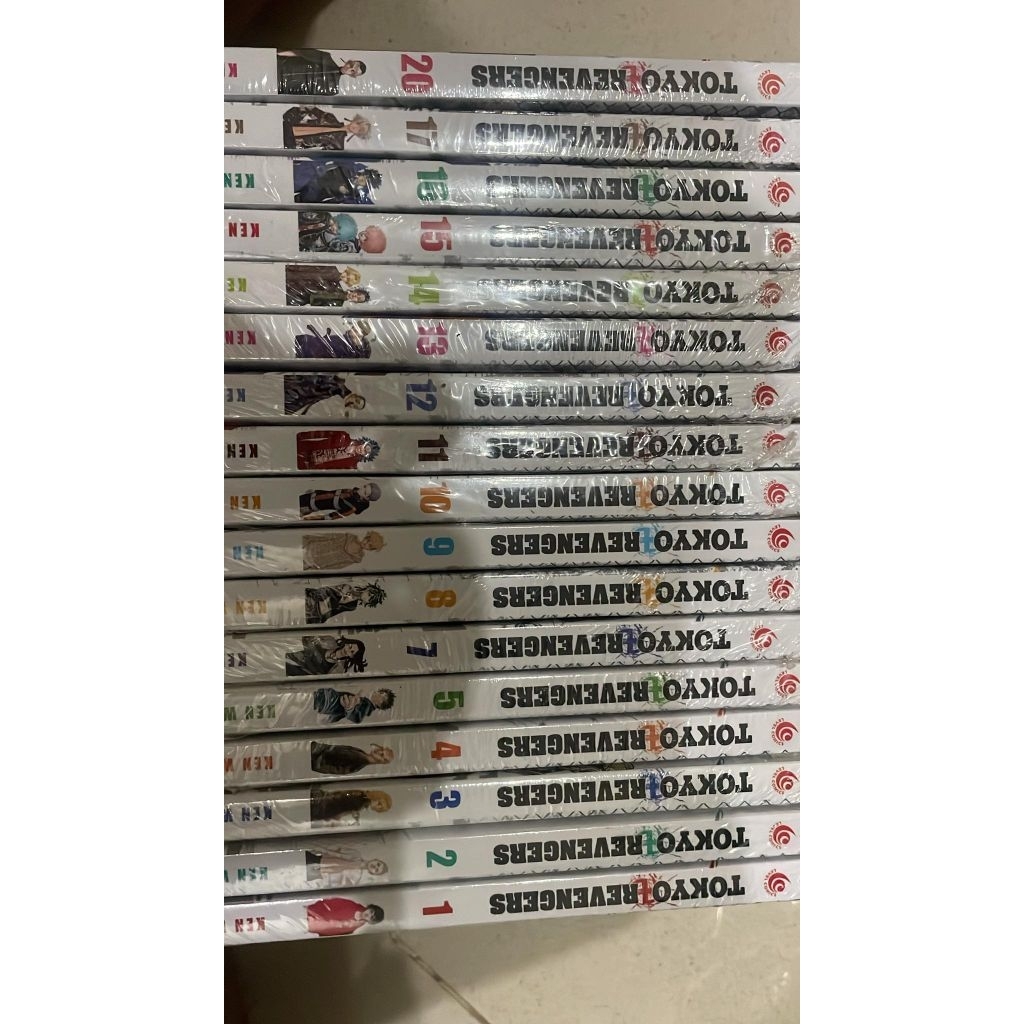 Tokyo revengers set komik