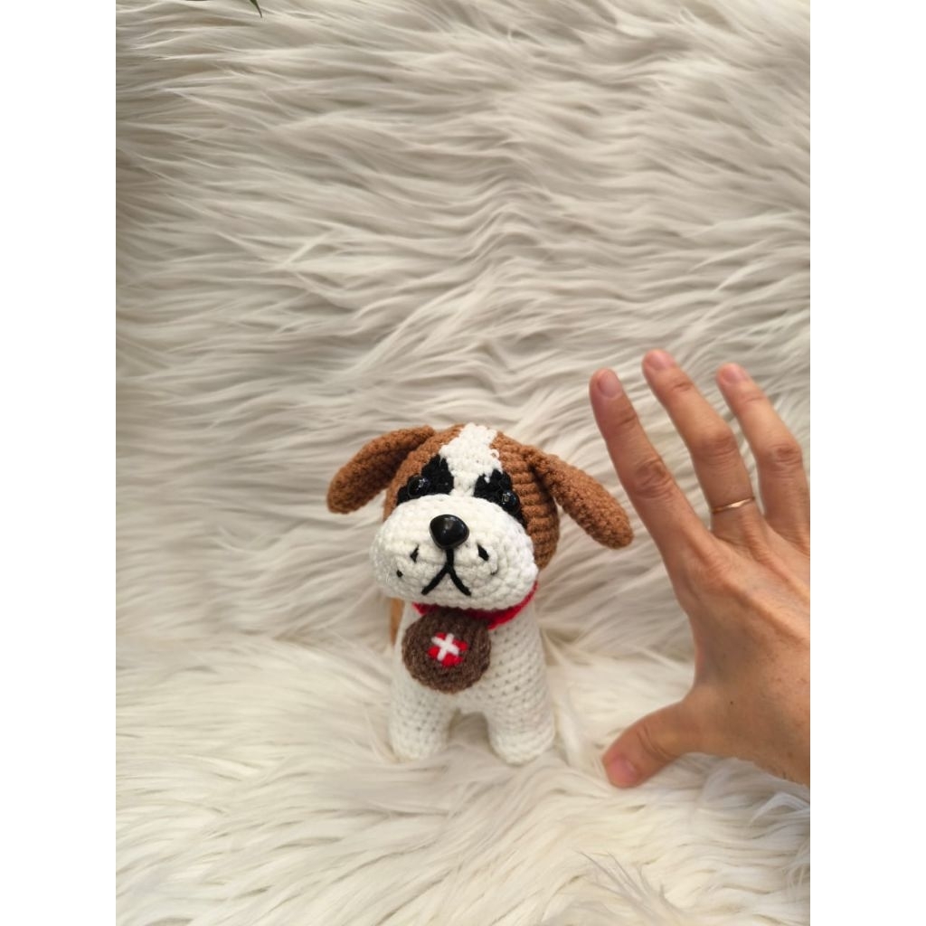 Amigurumi boneka rajut anjing St.Bernard