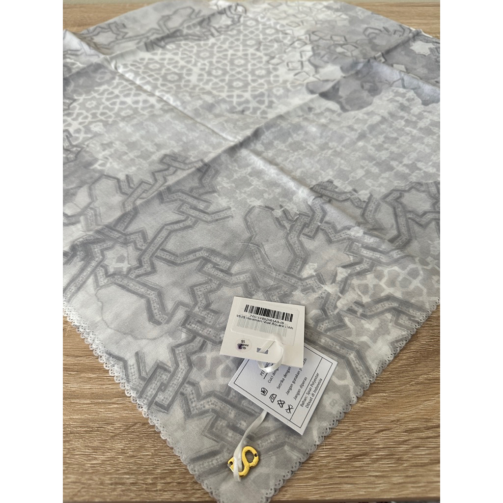 AS-IS Buttonscarves Haramain Voal