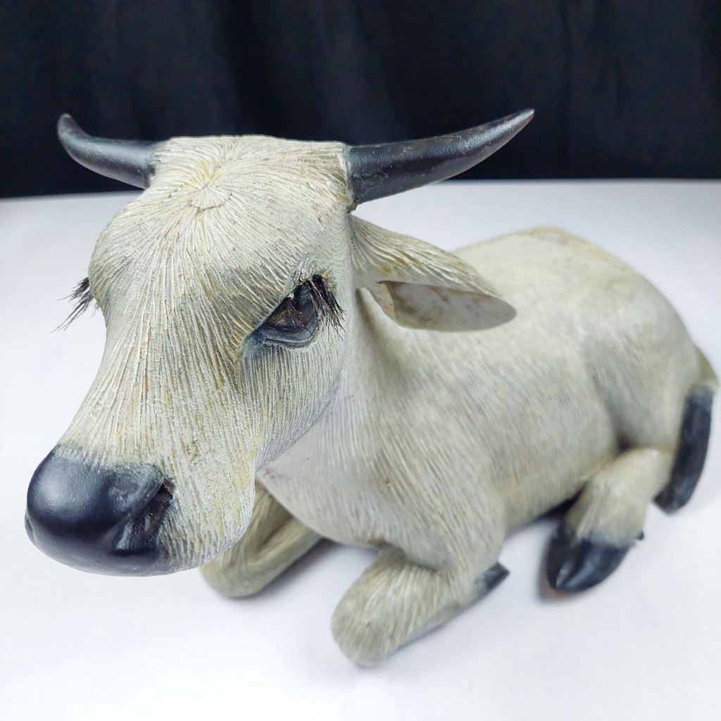 Patung Miniatur Sapi Putih Kayu Jati