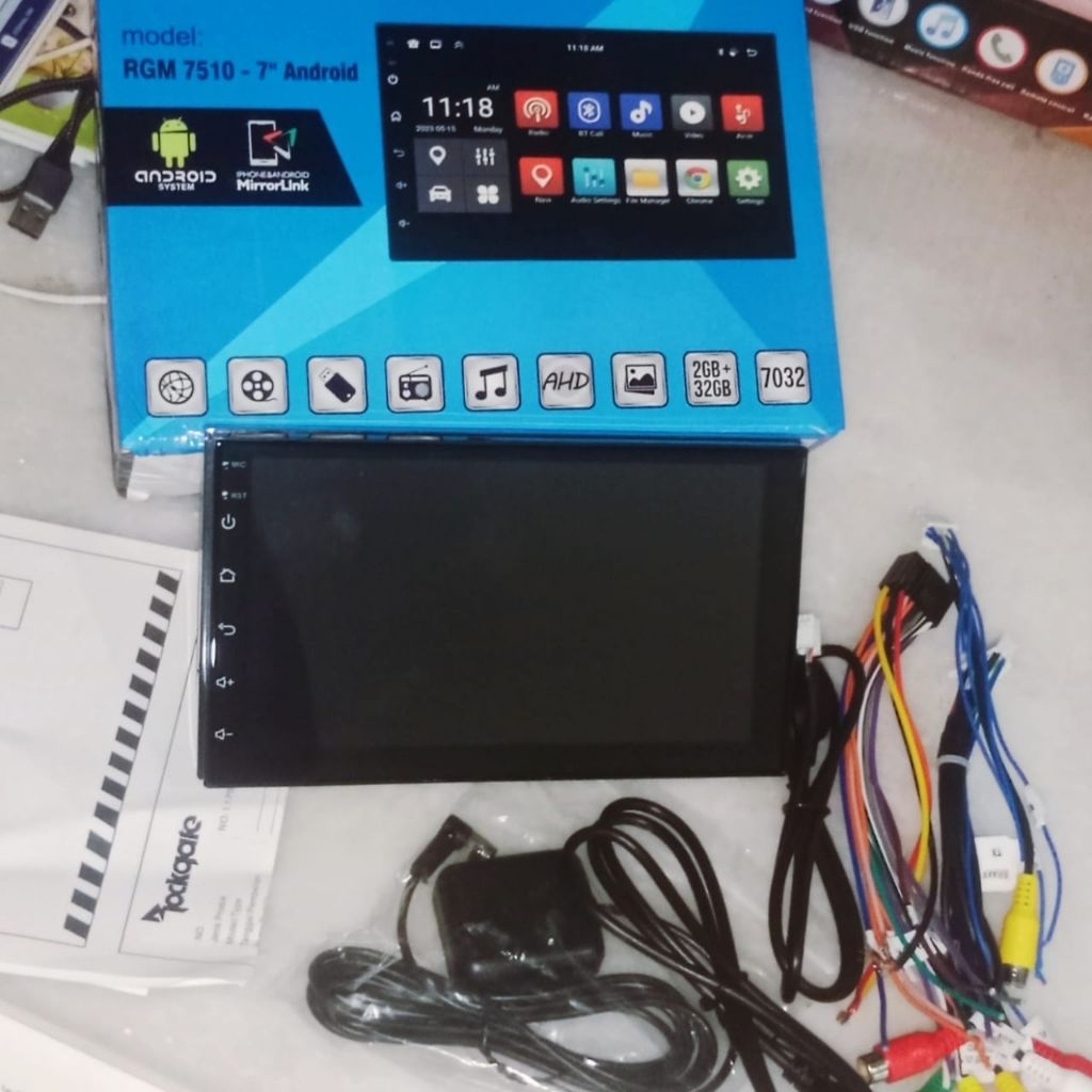 Tape mobil Head Unit Double Din Android ROCKGATE 7 inch RAM 2/32 Gb