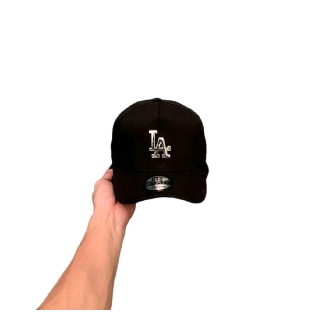 TOPI NEWERA LOGO LA BESI SILVER MODEL 0129