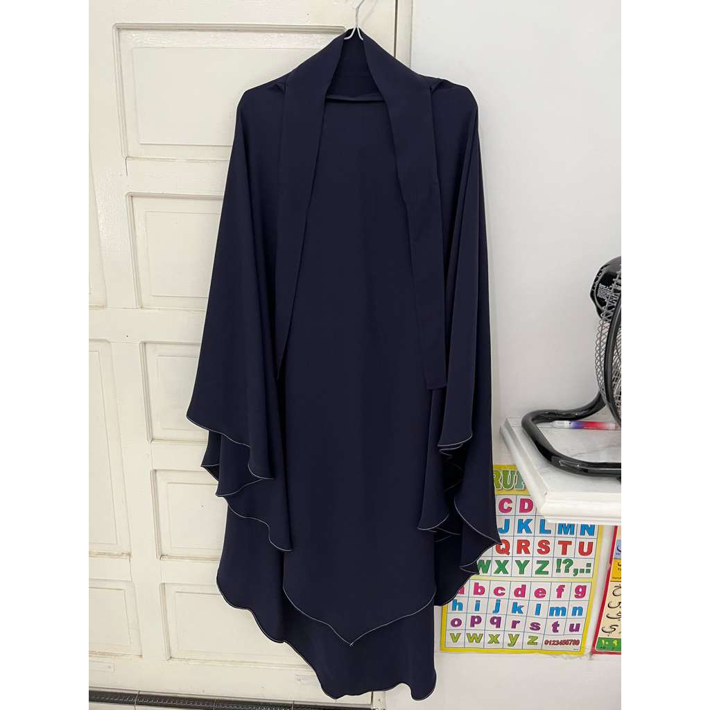 Preloved FK AM Elmadina Navy L Mina anti UV