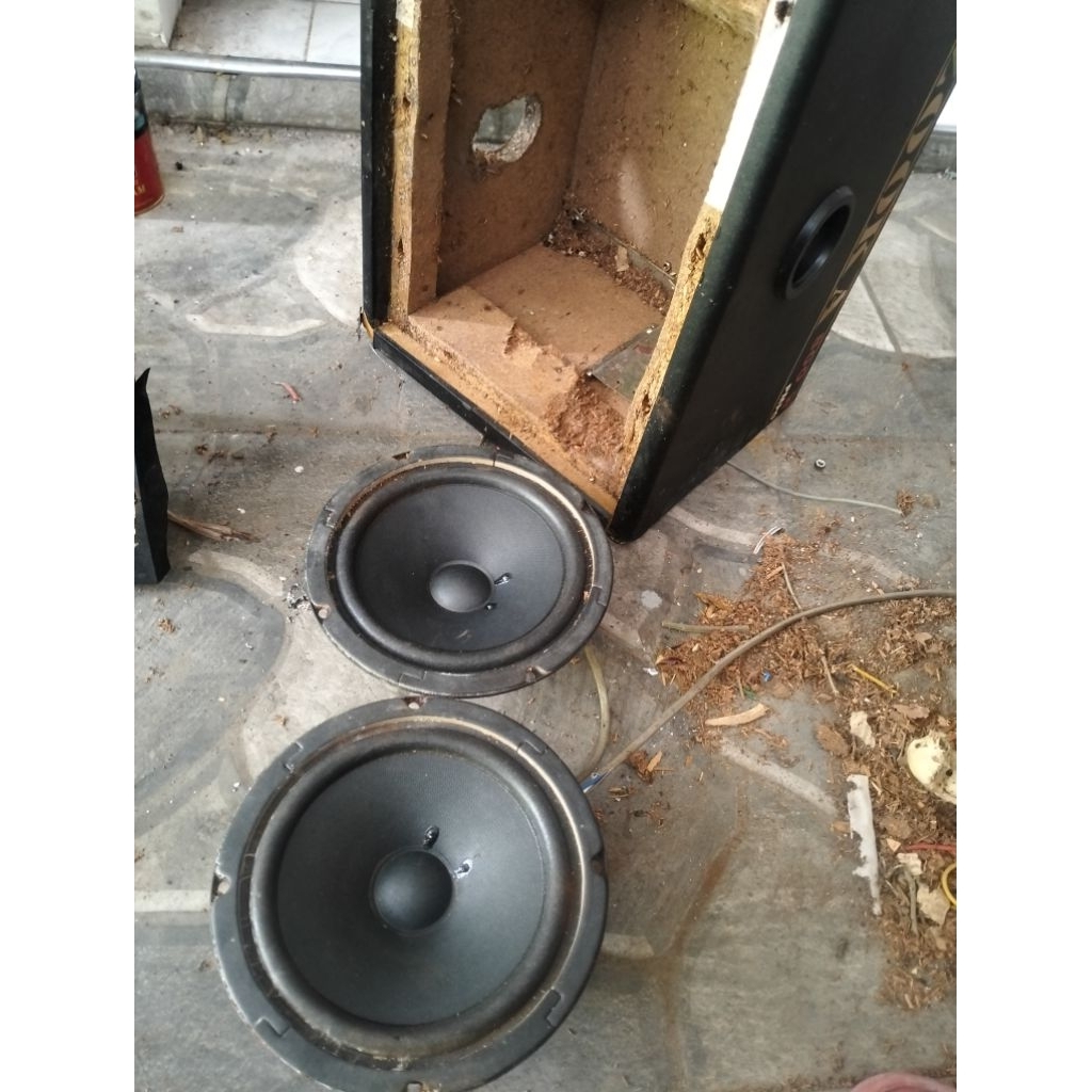 Speaker bazooka copotan