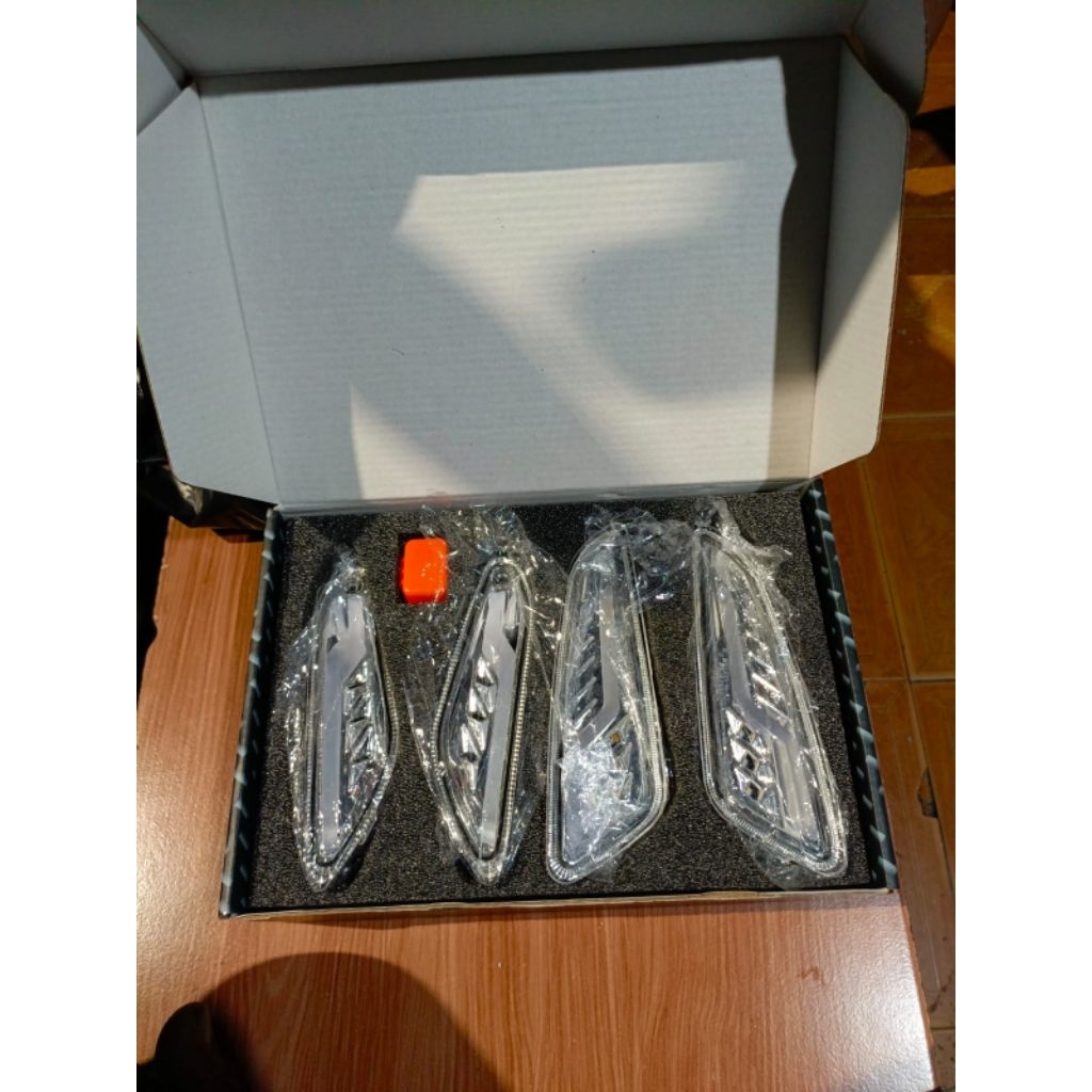 Sen vespa matic 2013-2024 clear/smoke putih/iceblue