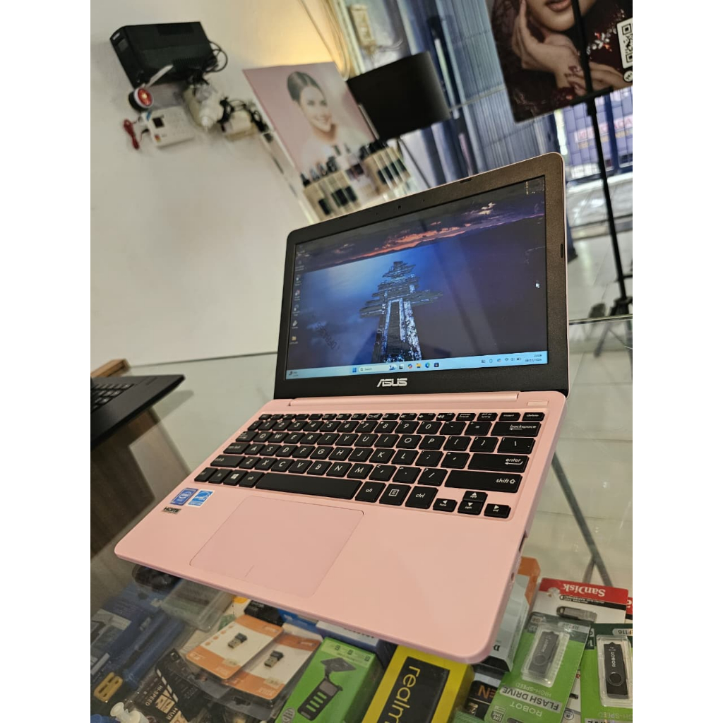 Laptop Asus vivobook New ex display windows ori
