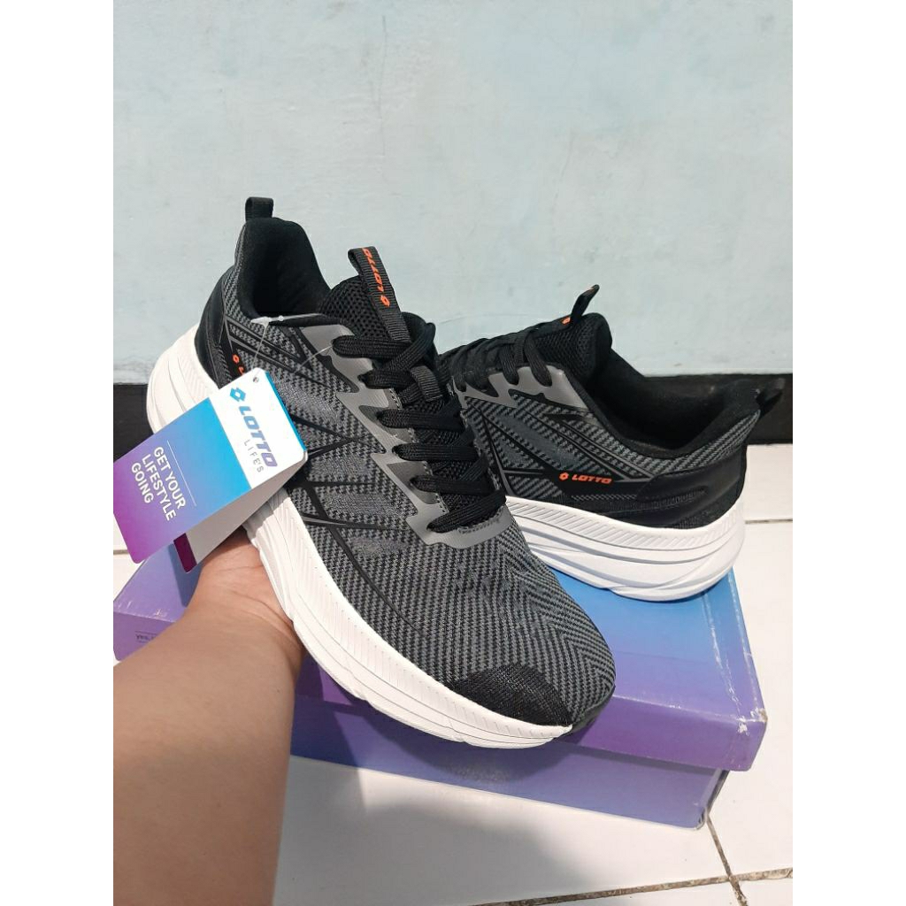 sepatu lotto/sepatu olahraga/sepatu lari/sepatu running/sepatu santai