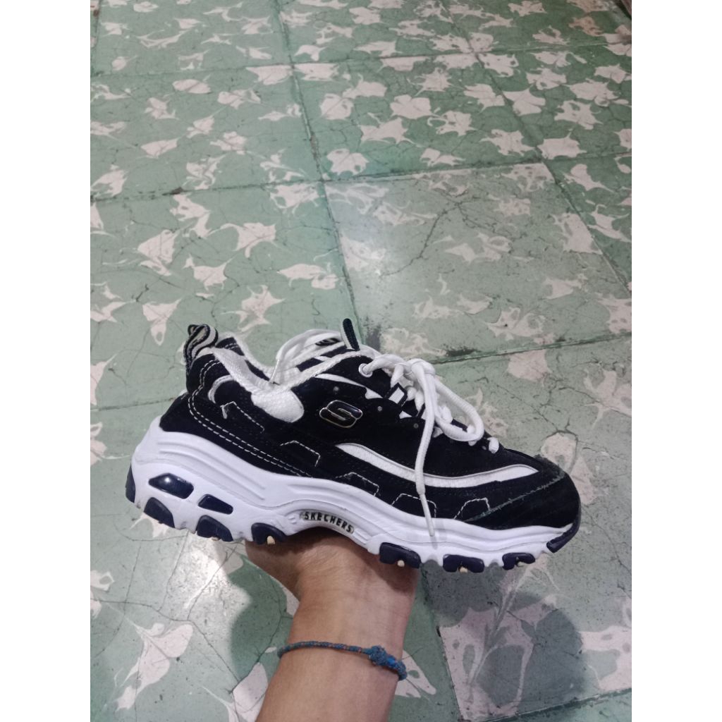 Sepatu Skechers D'Lites Wanita(36)