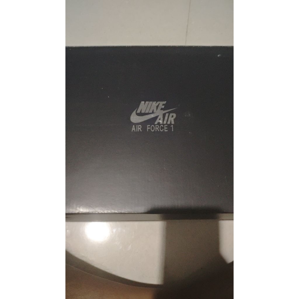 Sepatu pria Nike Air Force 1