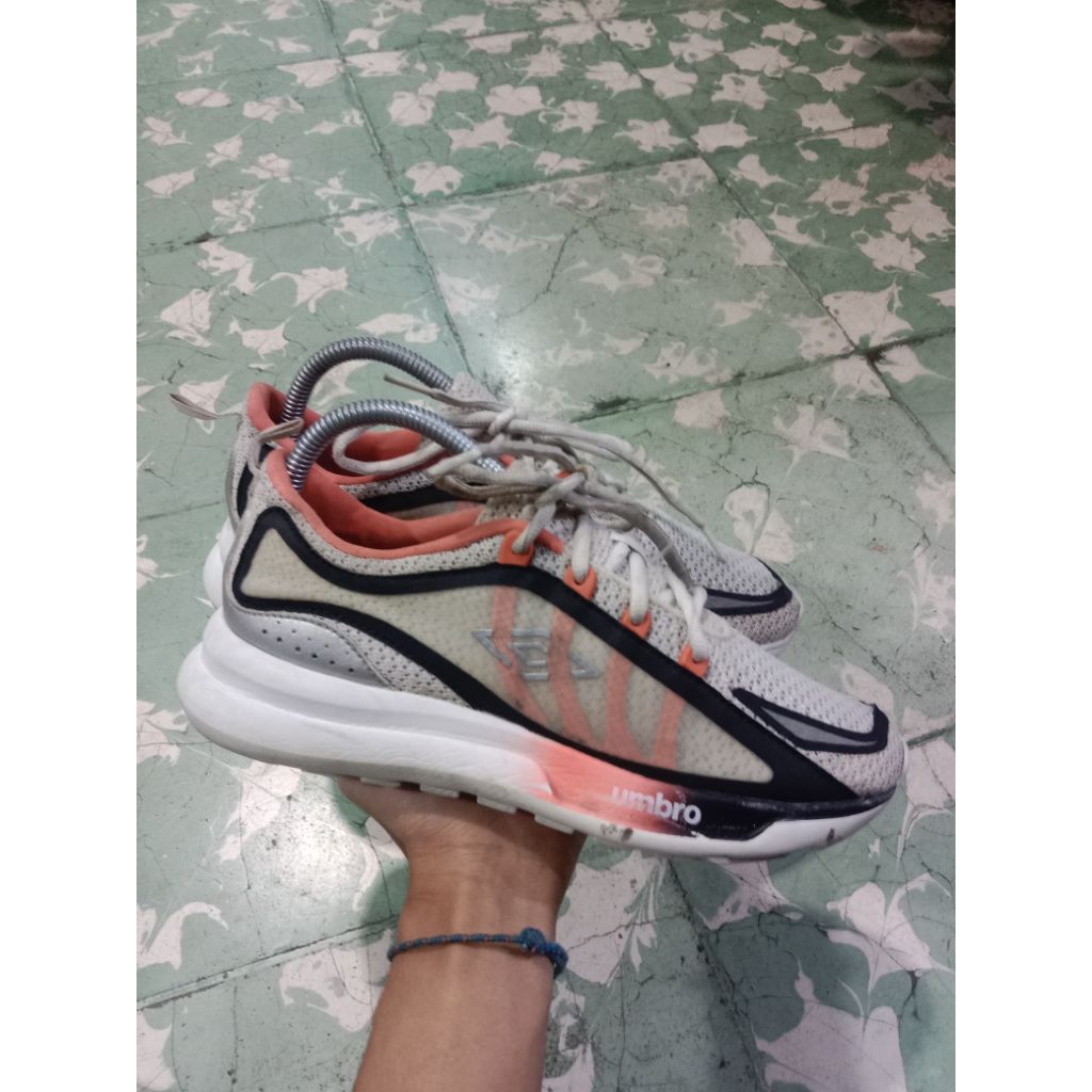 Sepatu Running Umbro Second Original(38)