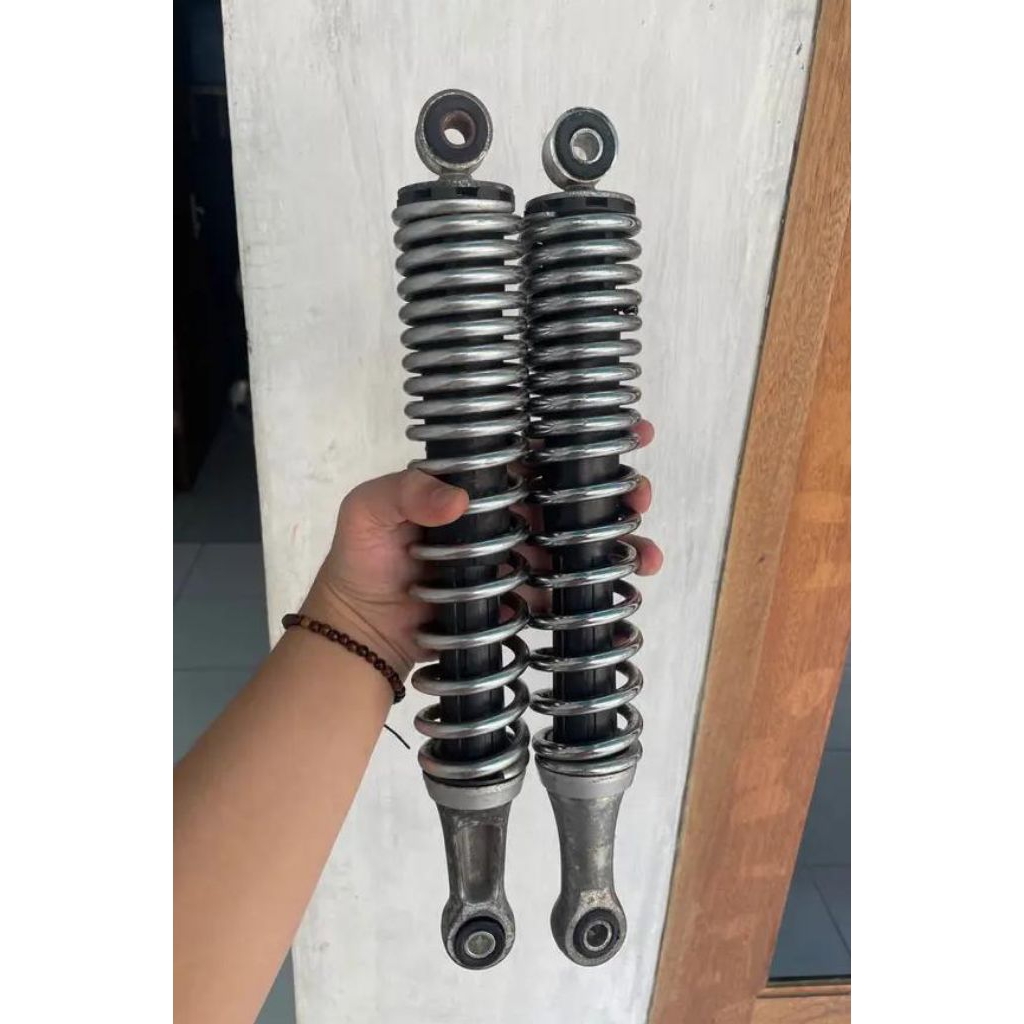 sokbreker belakang punya motor Honda Supra pnp Revo absolut barang original copotan