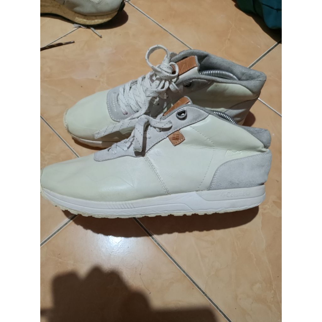 sepatu second ori Columbia size 42